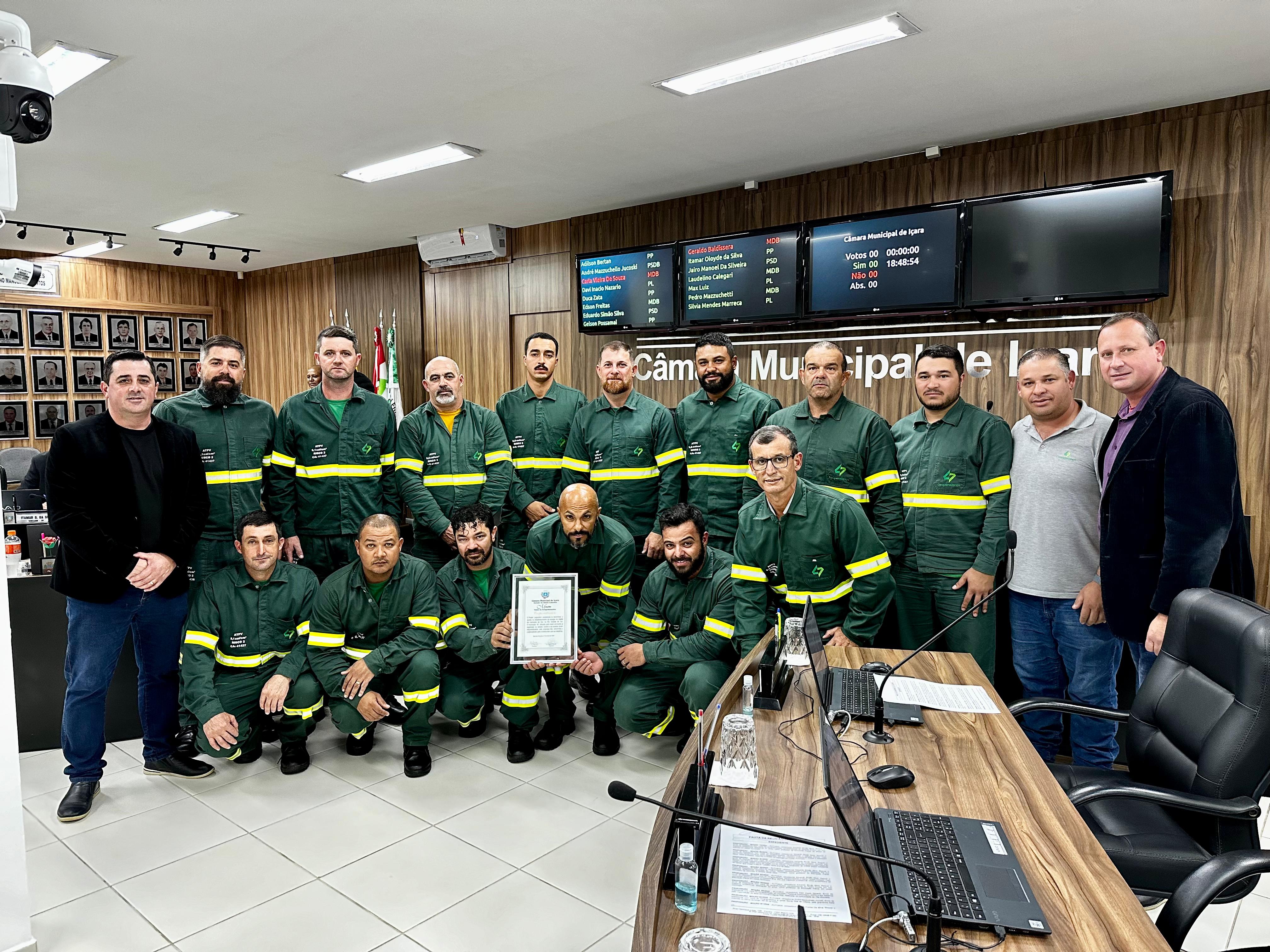 Eletricistas da Cooperalian&ccedil;a recebem mo&ccedil;&atilde;o da C&acirc;mara Legislativa