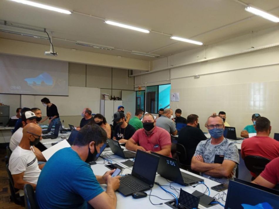 Coopercocal oportuniza curso em eletrot&eacute;cnica aos colaboradores