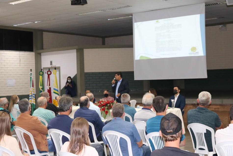 Altair Lorival de M&eacute;lo &eacute; reeleito presidente da Coopercocal