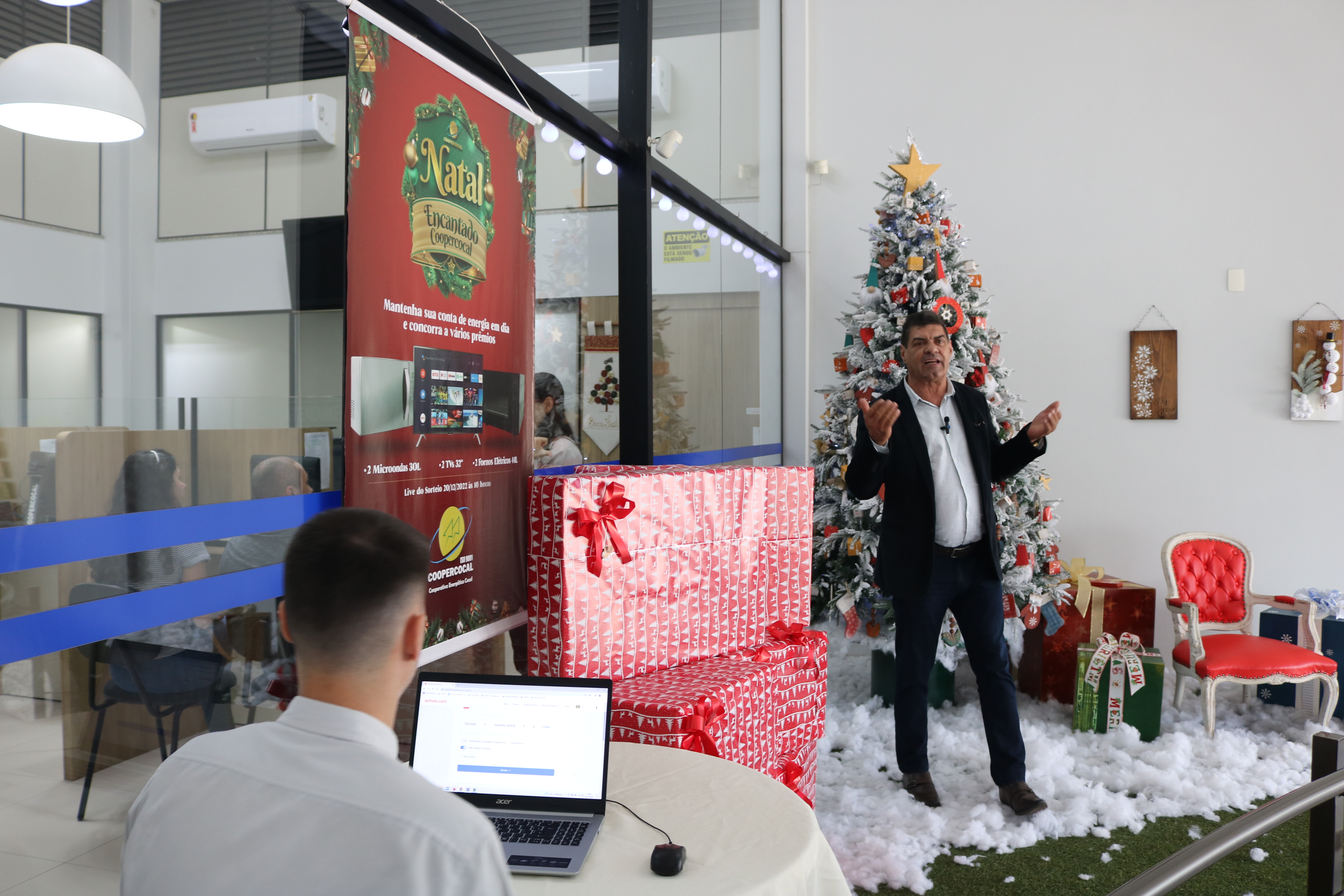 Alegria e emo&ccedil;&atilde;o marcam Natal da Coopercocal com associados