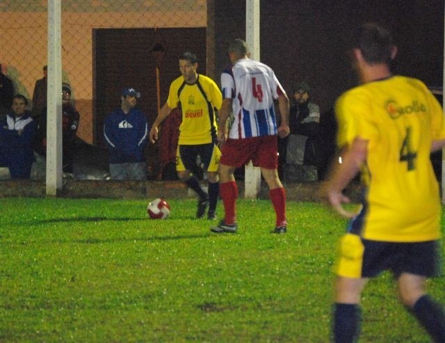 Final da Ta&ccedil;a Coopercocal de Futebol Su&iacute;&ccedil;o ser&atilde;o entre Amigos do Sap&atilde;o e PA Bola