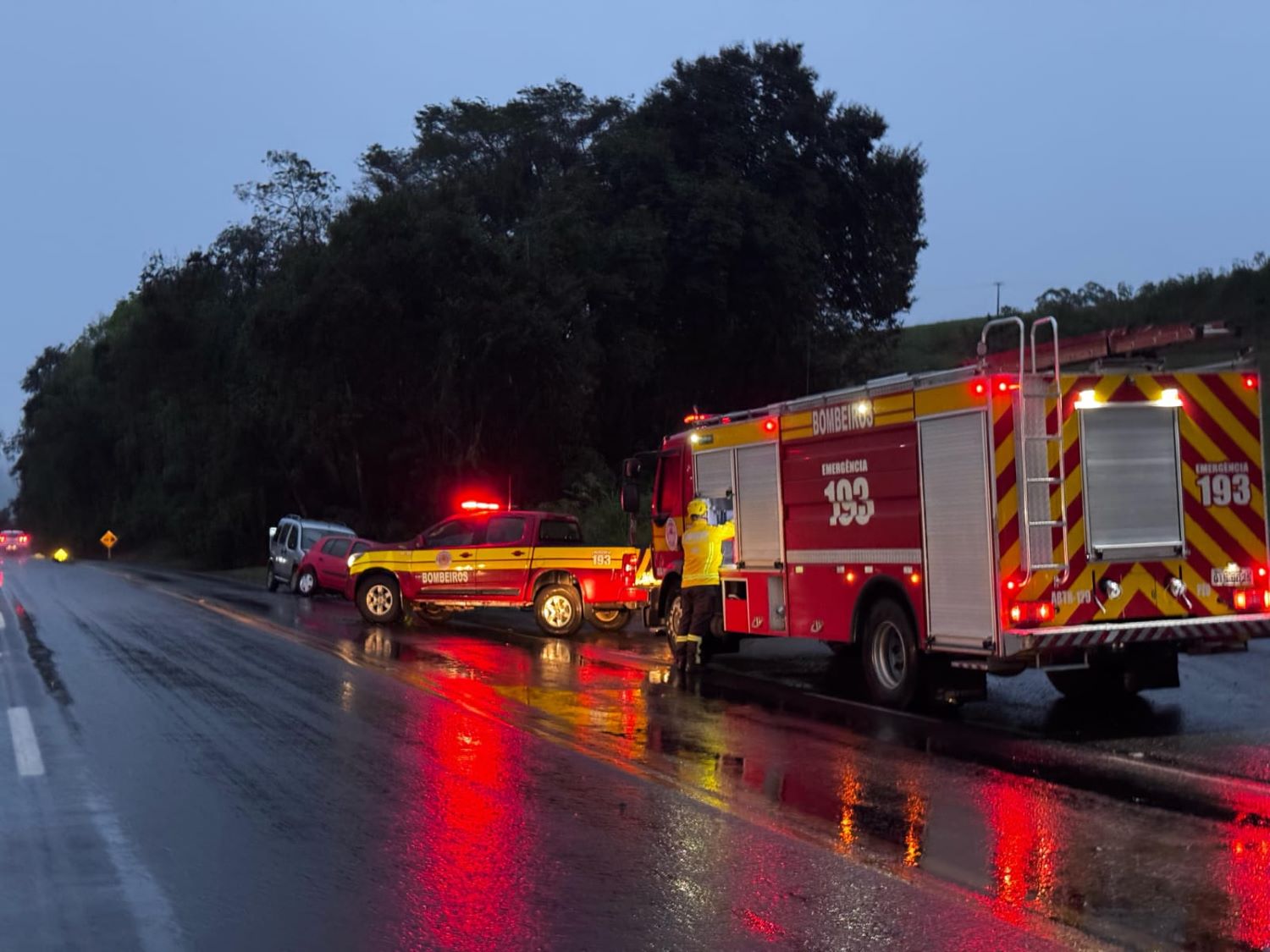 Chuvas causam estragos e mobilizam Corpo de Bombeiros em v&aacute;rias regi&otilde;es de SC