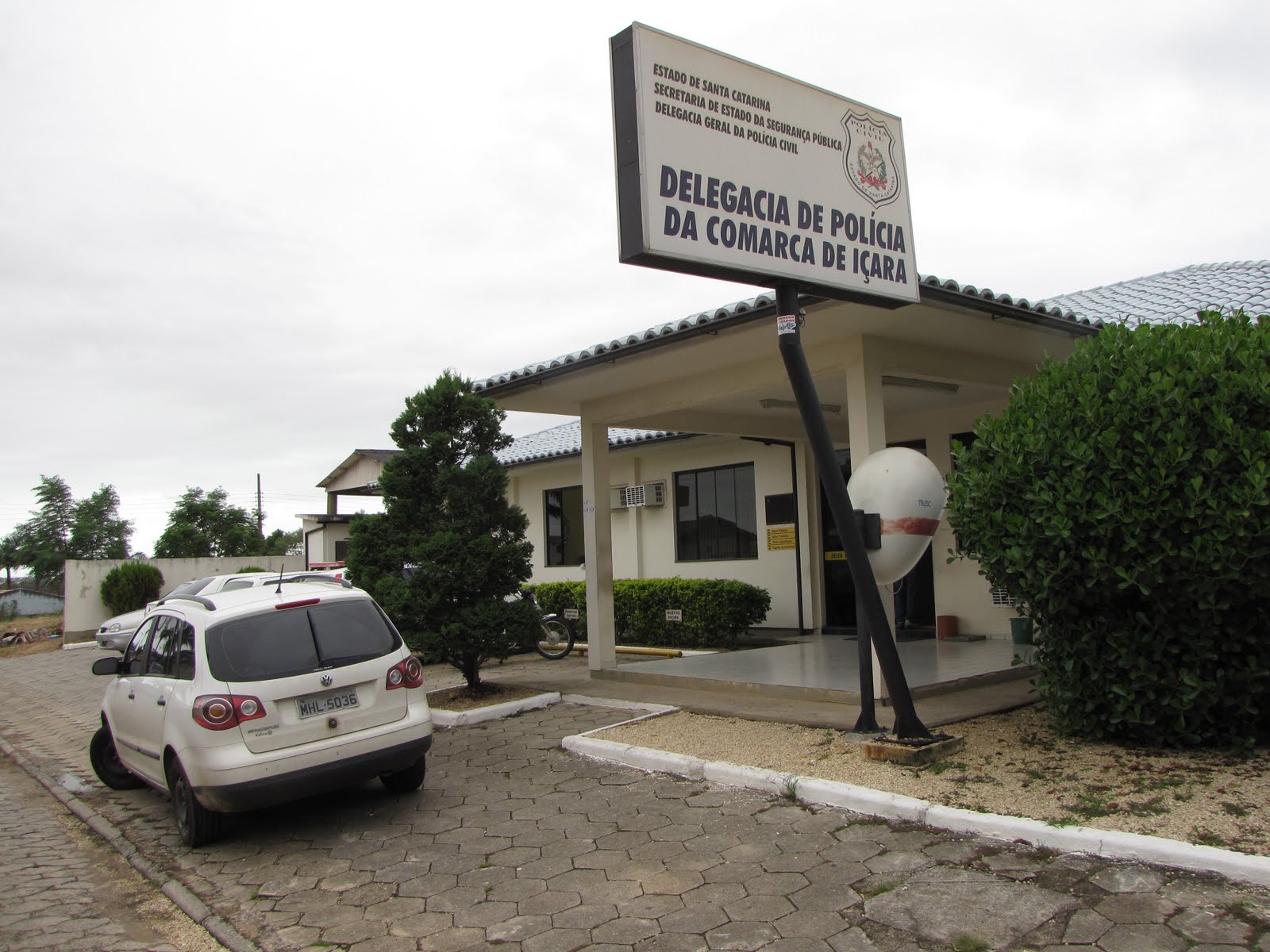 Homem &eacute; detido pela Pol&iacute;cia Militar ap&oacute;s roubar carro em Balne&aacute;rio Rinc&atilde;o