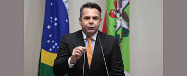 Luiz Fernando Vampiro ser&aacute; o novo secret&aacute;rio da Educa&ccedil;&atilde;o de Santa Catarina