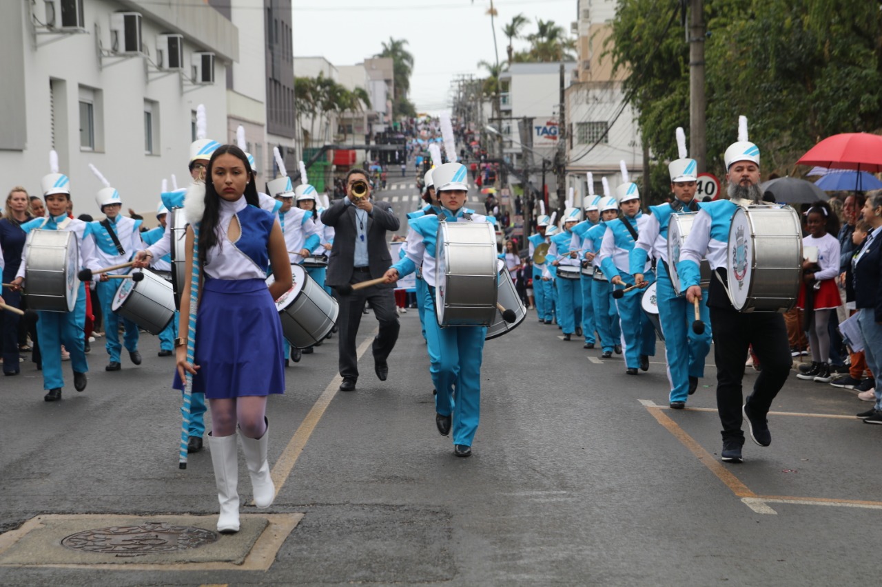Milhares de pessoas prestigiam o Desfile C&iacute;vico no Munic&iacute;pio de I&ccedil;ara 