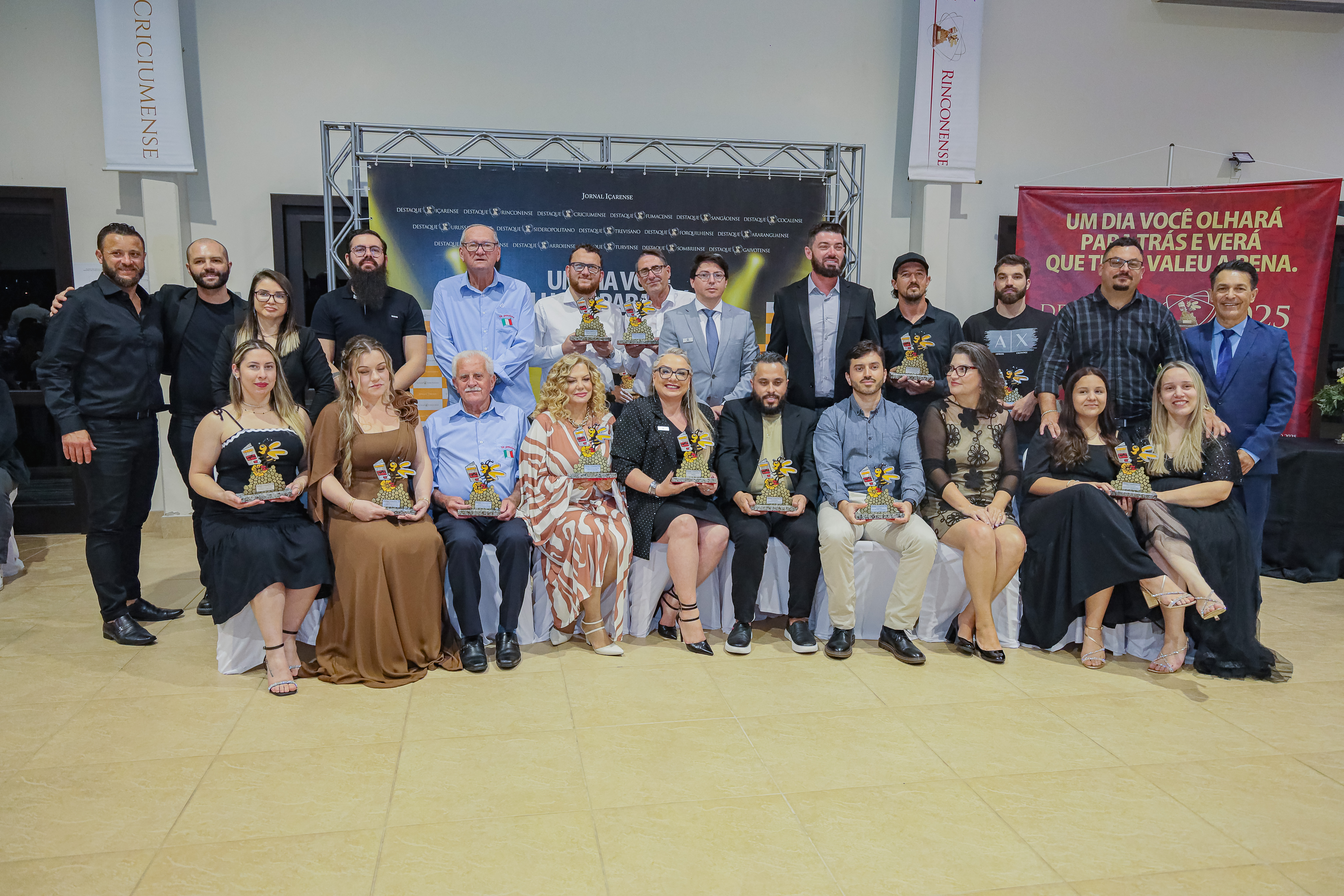 JI e JI News entregam premia&ccedil;&otilde;es aos Destaques Criciumenses 2025