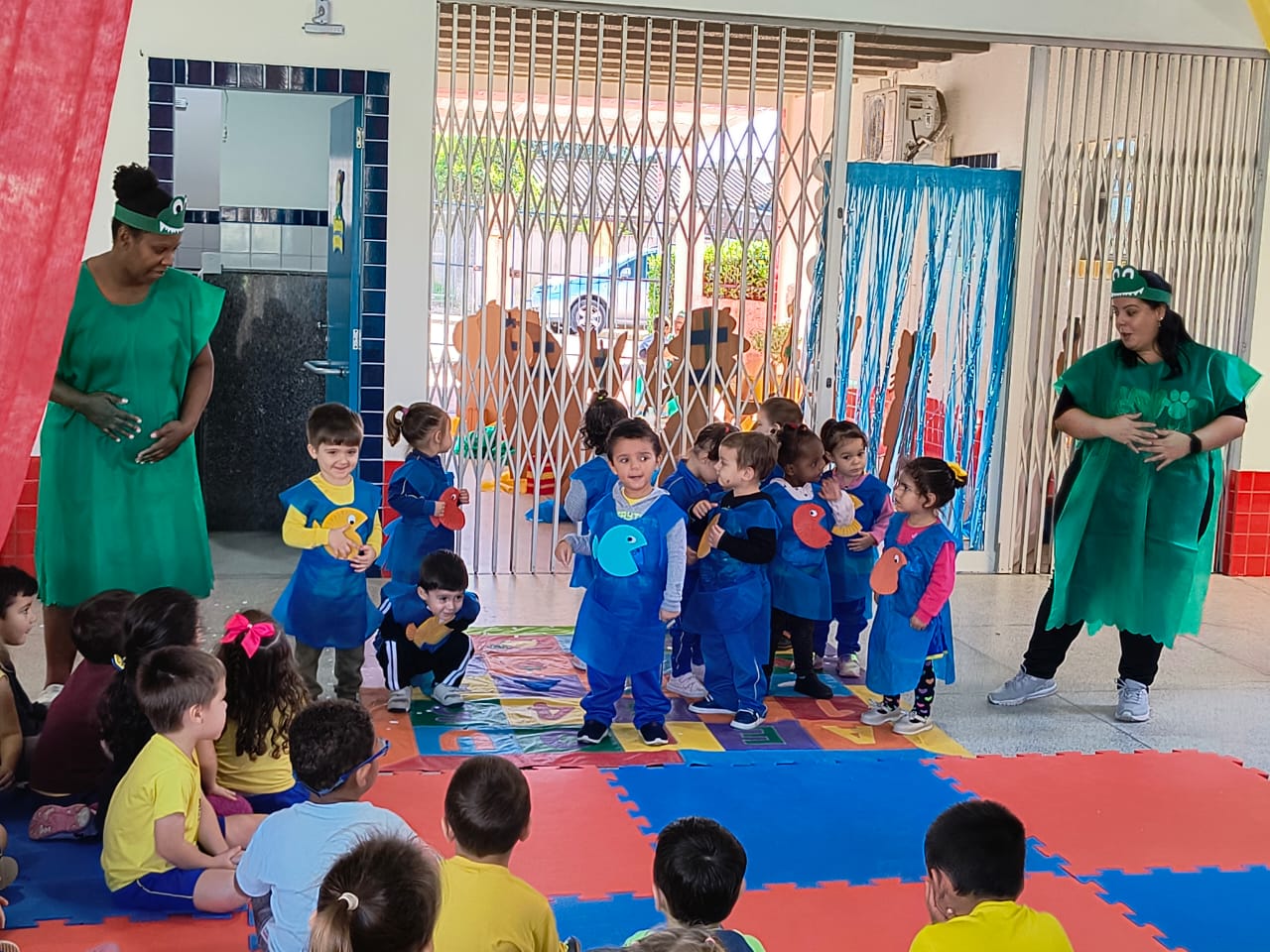 Dia do Livro Infantil tem atividades especiais nas escolas e CEIs de I&ccedil;ara (SC)