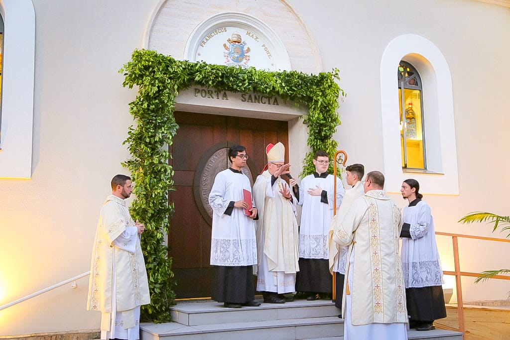 Diocese celebra Solenidade de S&atilde;o Jos&eacute; com abertura da Porta da Miseric&oacute;rdia