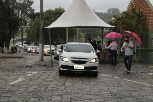 Drive-Thru de Anivers&aacute;rio movimenta Bairro da Juventude