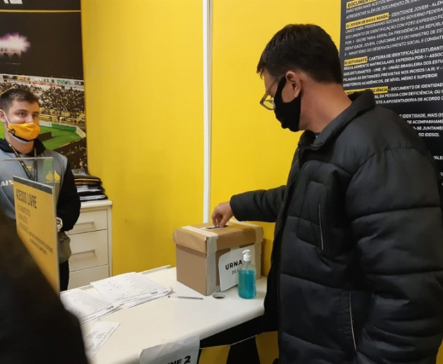 Chapa 1 &eacute; eleita para mesa diretora  e para o conselho fiscal do Crici&uacute;ma E.C.