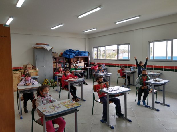 SC encerra semestre letivo com 70% de alunos no modelo presencial 