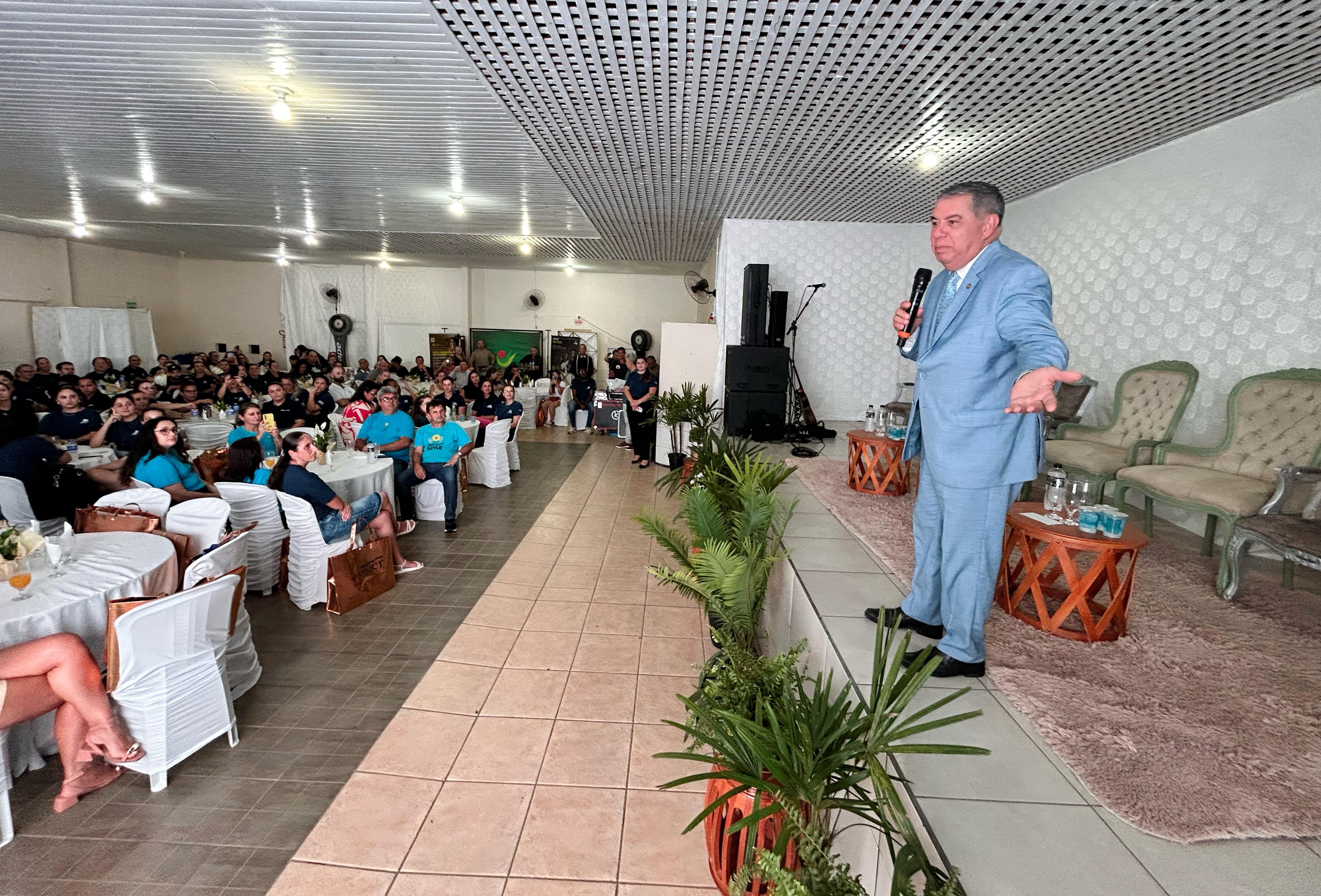 Semana Pedag&oacute;gica  em Rinc&atilde;o (SC) tem abertura com palestra de M&aacute;rio Motta