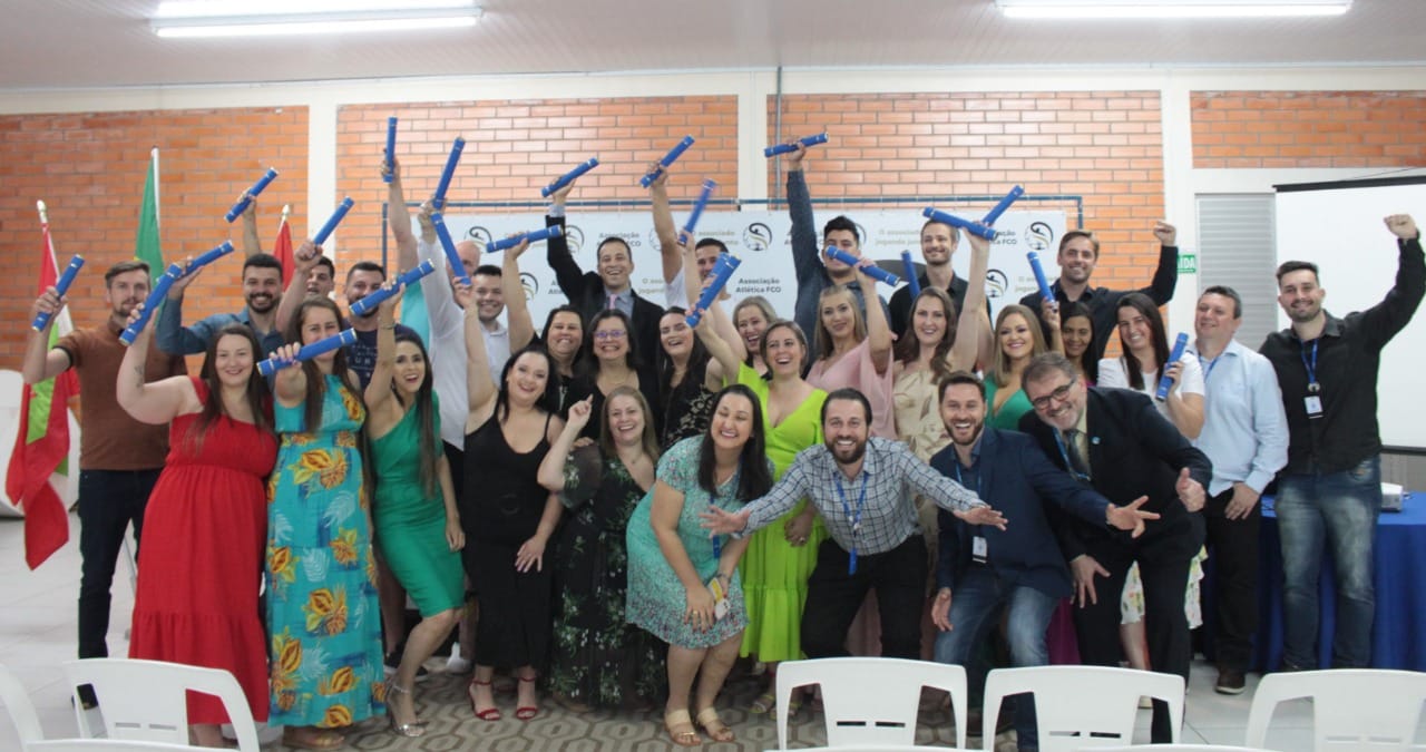 EJA forma 28 alunos em parceria com a Plaszom e GDM Pl&aacute;sticos em Orleans