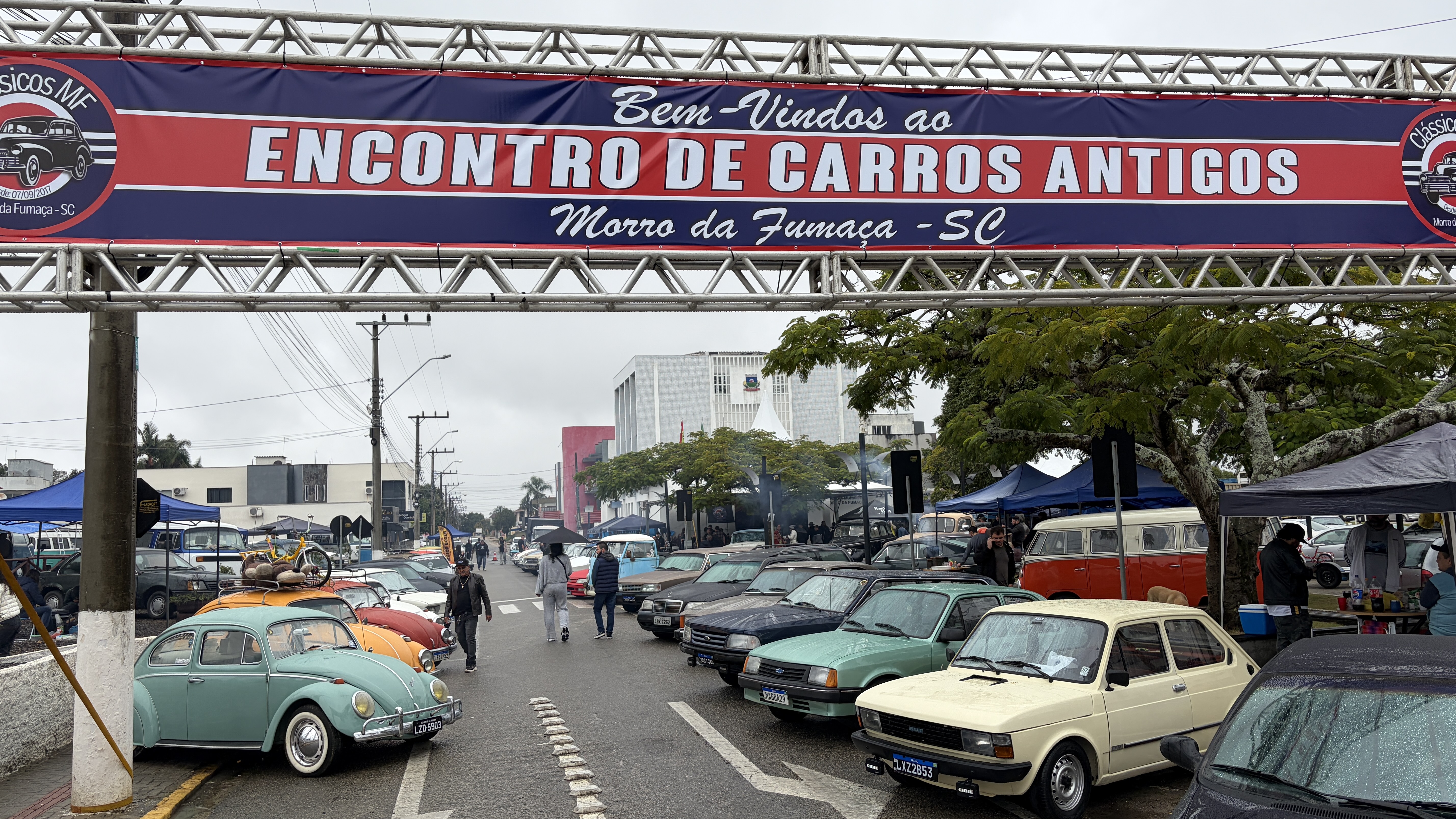 Encontro de Carros Antigos em Morro da Fuma&ccedil;a (SC) atrai grande p&uacute;blico