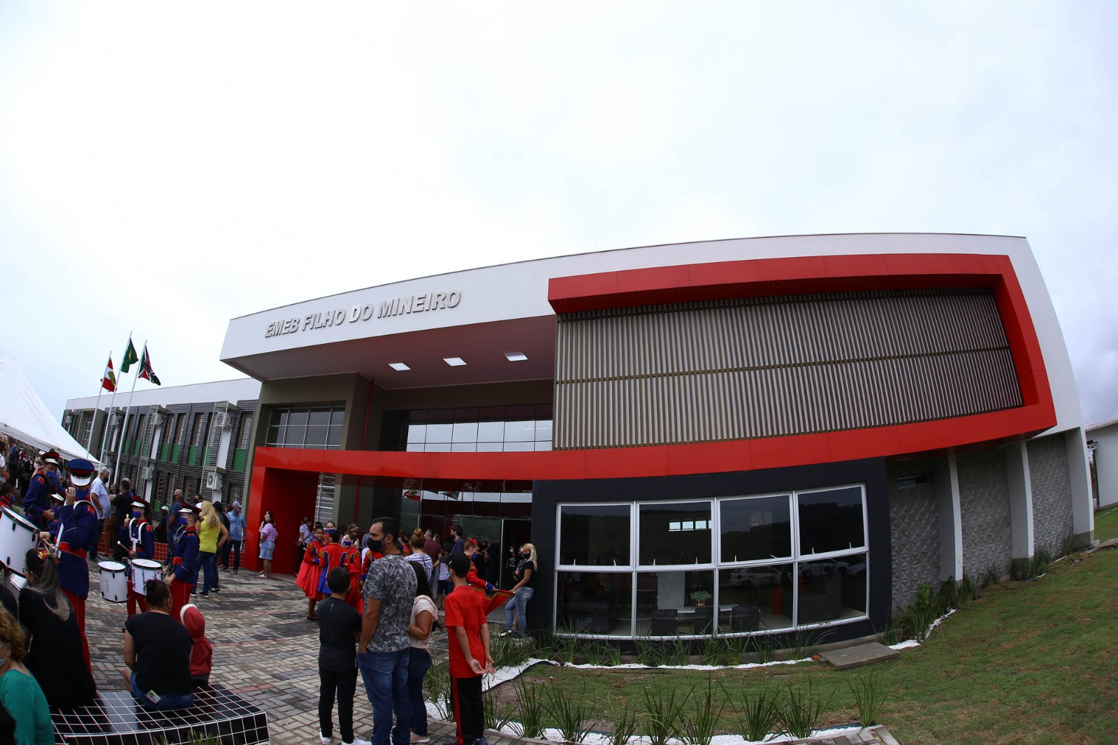 Governo implanta bot&atilde;o do p&acirc;nico em escolas municipais de Crici&uacute;ma (SC)