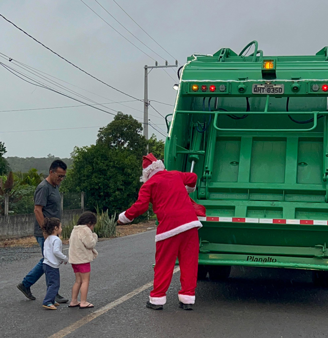 Racli Limpeza Urbana promove a&ccedil;&atilde;o especial de Natal nas cidades onde atua
