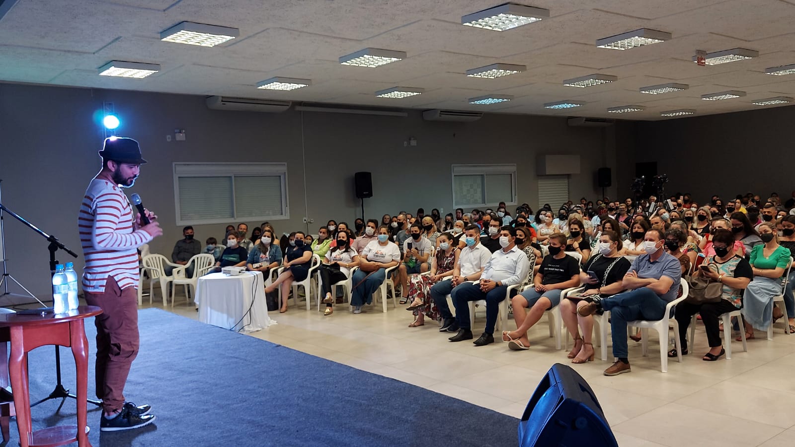 Palestra de Br&aacute;ulio Bessa marcou o terceiro dia do Festival Liter&aacute;rio em I&ccedil;ara