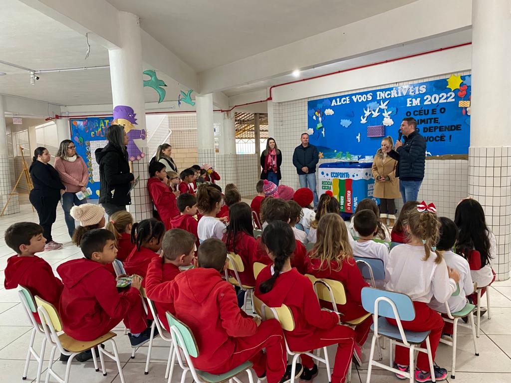 Fundai e Eskim&oacute; iniciam distribui&ccedil;&atilde;o dos cont&ecirc;ineres do projeto Recicla Escola
