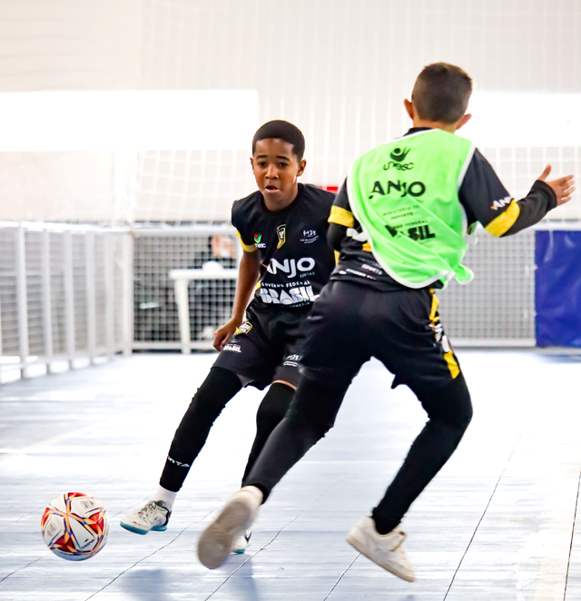 N&uacute;cleos I&ccedil;ara/Liri e Sombrio se classificam nas tr&ecirc;s categorias no Futsal Anjos