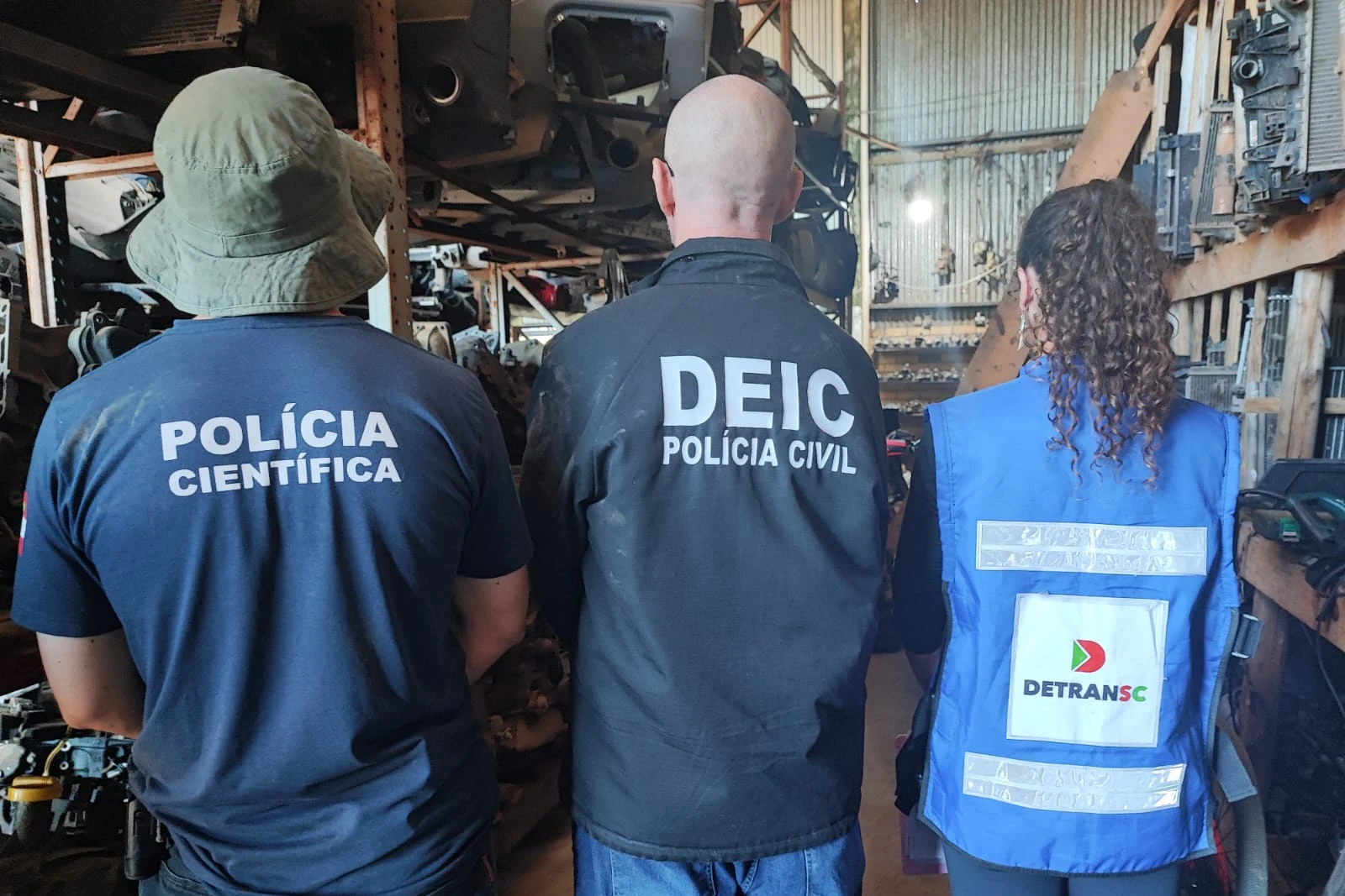 Loja de autope&ccedil;as &eacute; alvo de opera&ccedil;&atilde;o policial na cidade de I&ccedil;ara (SC)