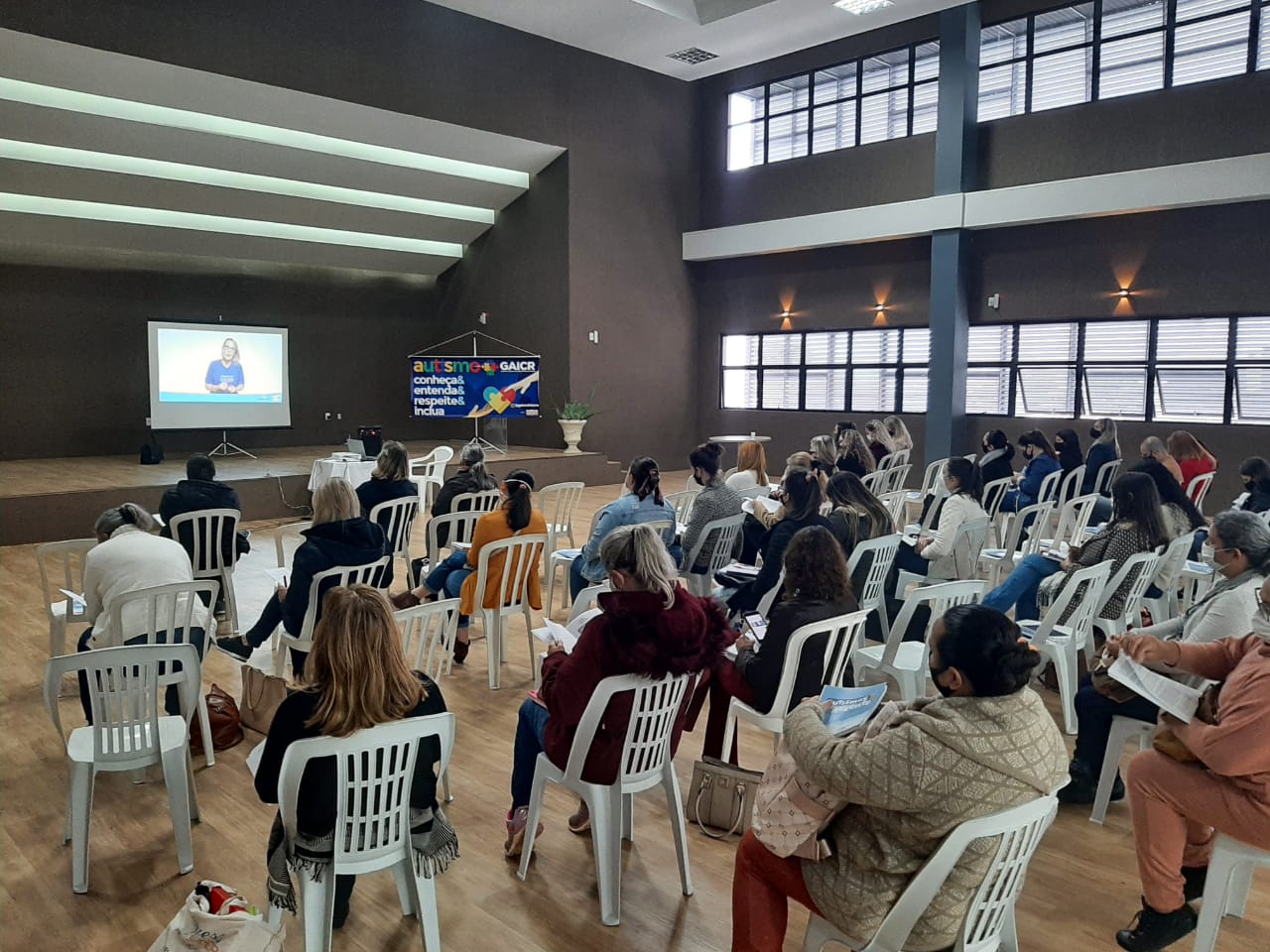 I&ccedil;ara est&aacute; sediando forma&ccedil;&atilde;o sobre autismo para profissionais da educa&ccedil;&atilde;o