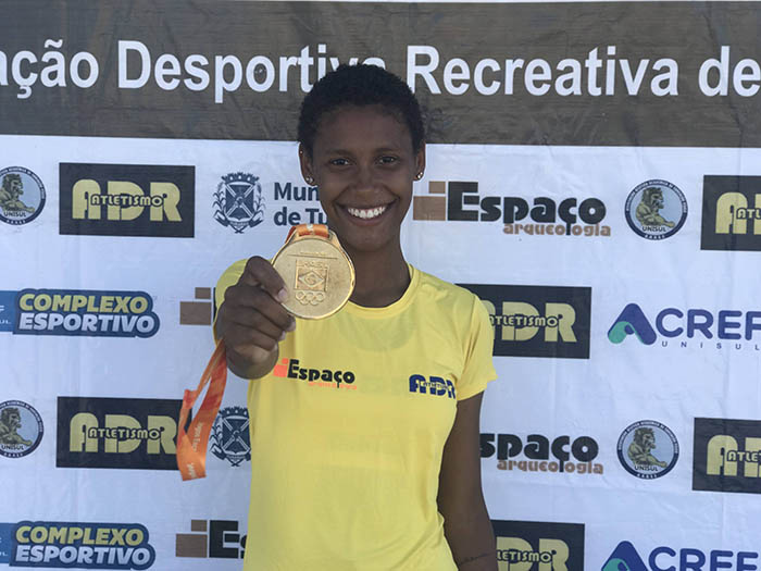 Atleta do Projeto Atletismo na Unisul &eacute; campe&atilde; brasileira nos 400m