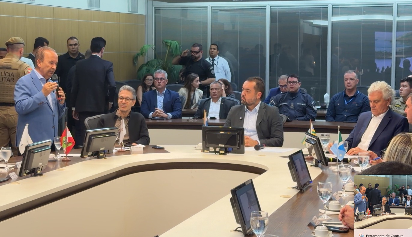Jorginho Mello defende uni&atilde;o de for&ccedil;as para conter avan&ccedil;o do crime organizado em RJ