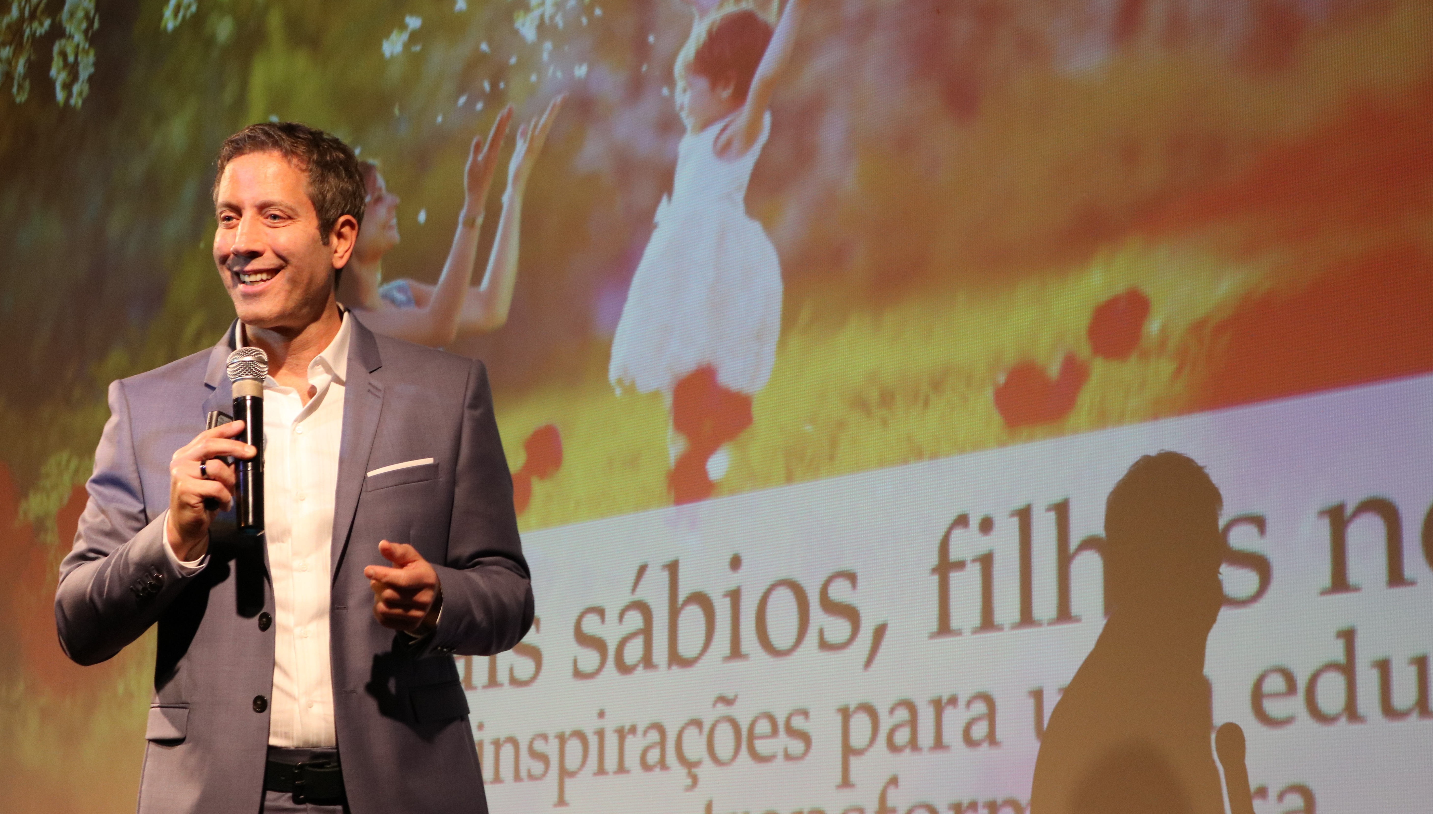 Como educar os filhos para os novos tempos &eacute; a palestra de Leo Fraiman 
