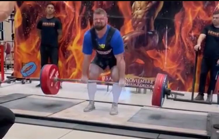 Lucas Colonetti fatura ouro no powerlifting com apoio da FME de I&ccedil;ara