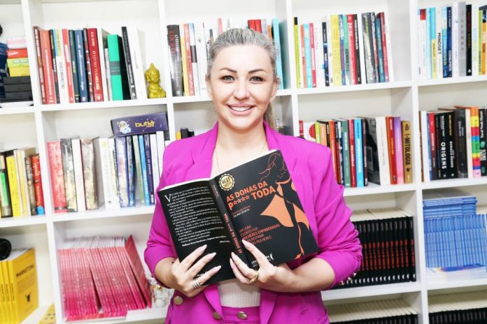 Livro de escritora criciumense est&aacute; entre os mais vendidos do pa&iacute;s