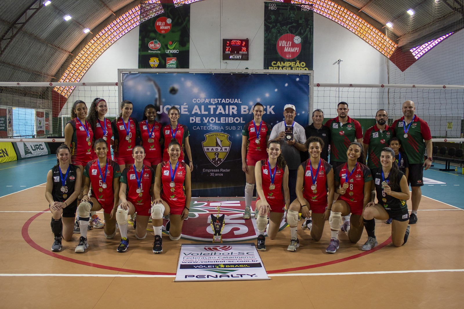 Equipe de V&ocirc;lei do Mampituba &eacute; vice-campe&atilde;o Estadual jogando em casa