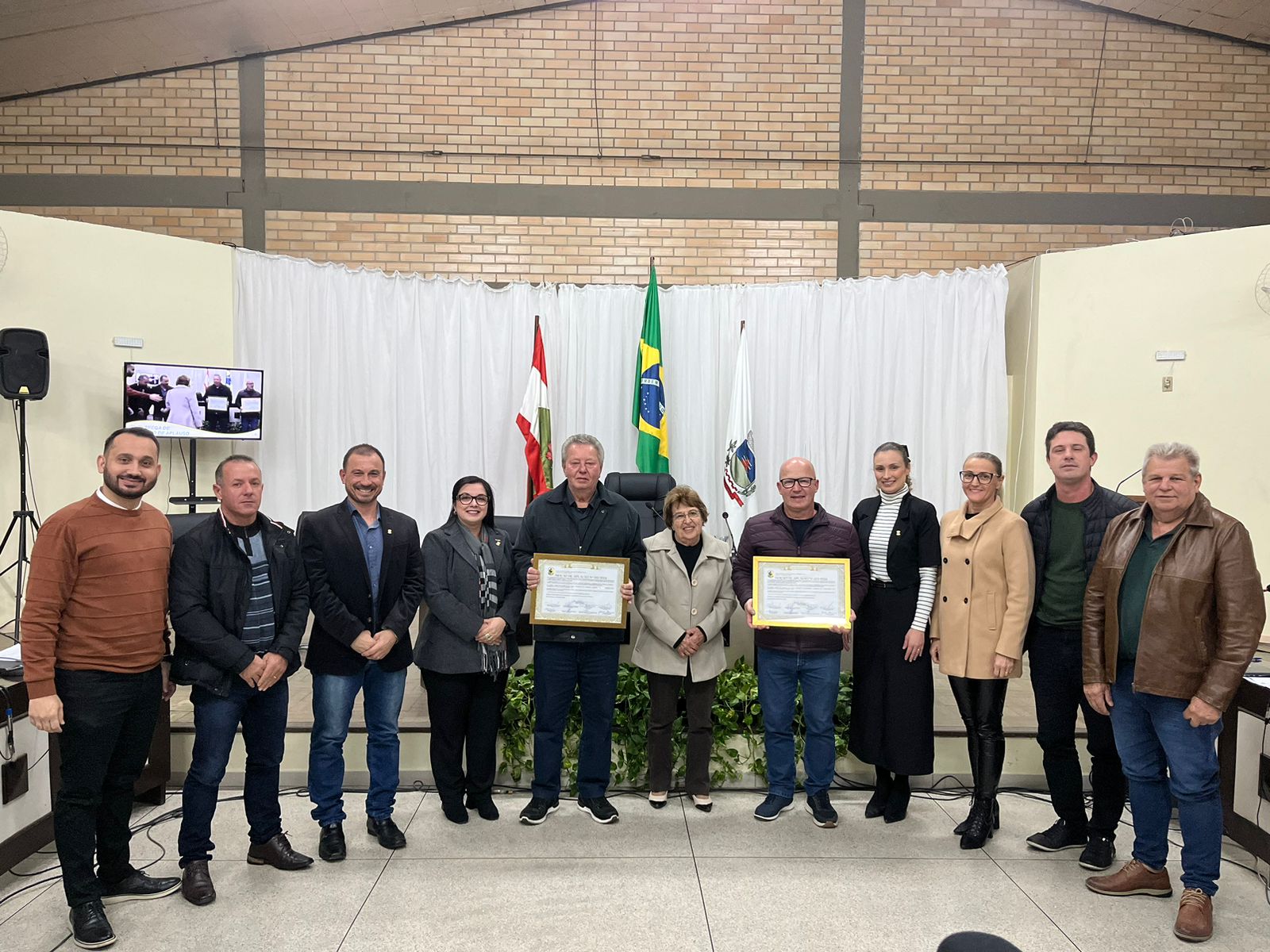 Monferrato e Natreb Recebem Mo&ccedil;&otilde;es de Aplauso da C&acirc;mara de MF