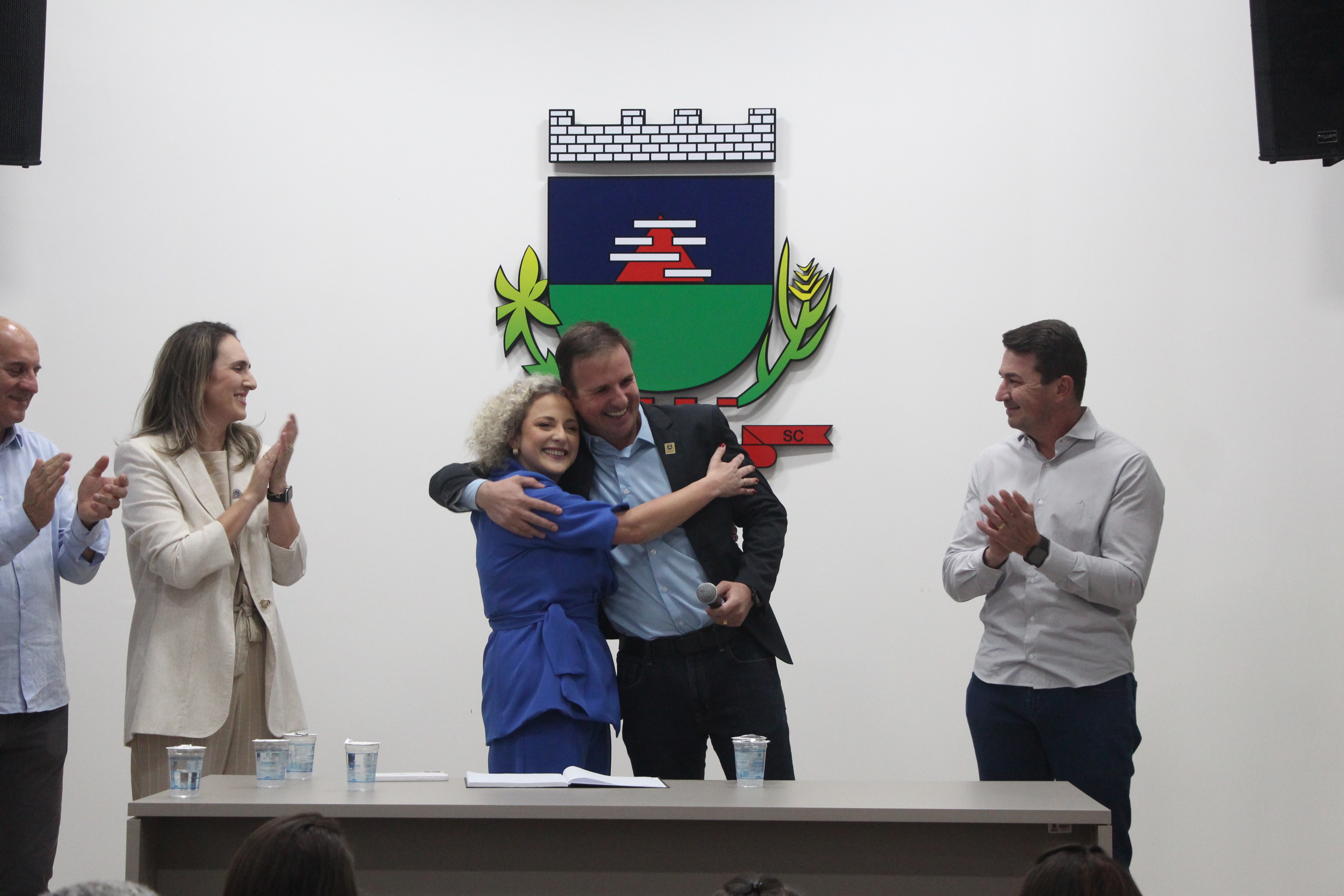 Marijane Felippe assume interinamente o Governo de Morro da Fuma&ccedil;a (SC)