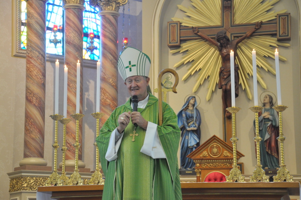 Missa presidida pelo bispo abre a fase diocesana do S&iacute;nodo