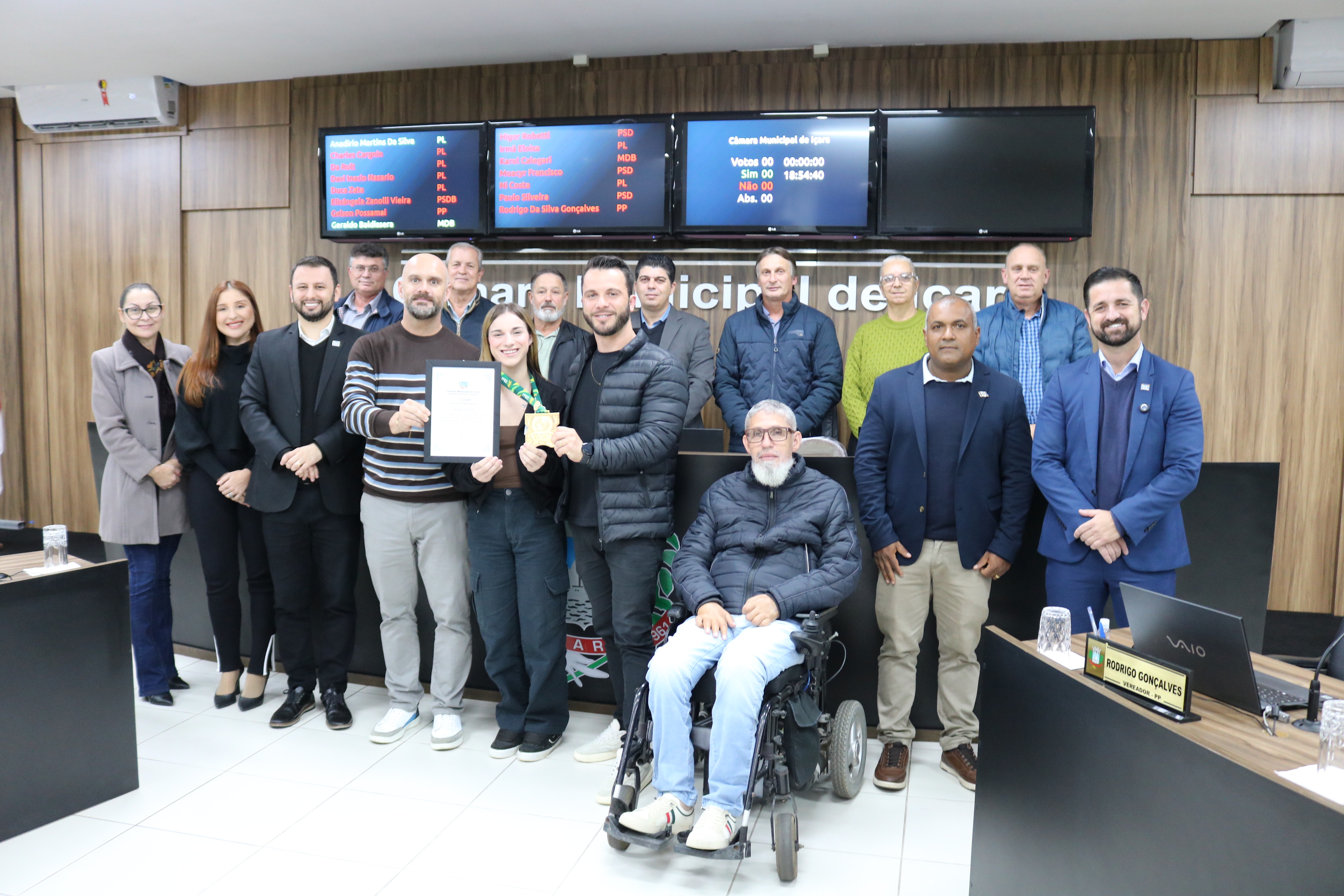 I&ccedil;arense campe&atilde; nacional de jiu-jitsu recebe mo&ccedil;&atilde;o do Poder Legislativo