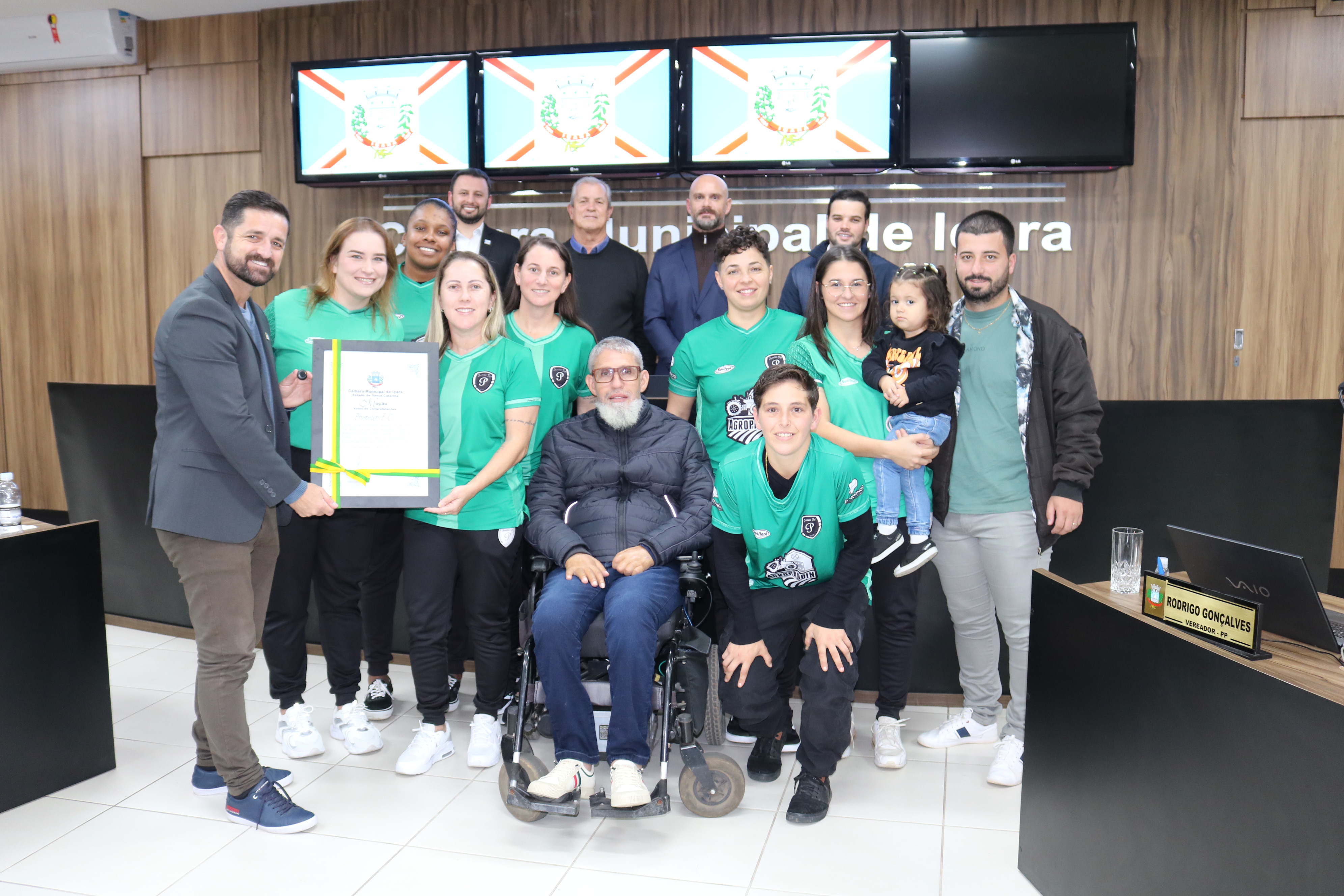 Promoters F.C. recebe mo&ccedil;&atilde;o pela organiza&ccedil;&atilde;o de torneio de futsal feminino