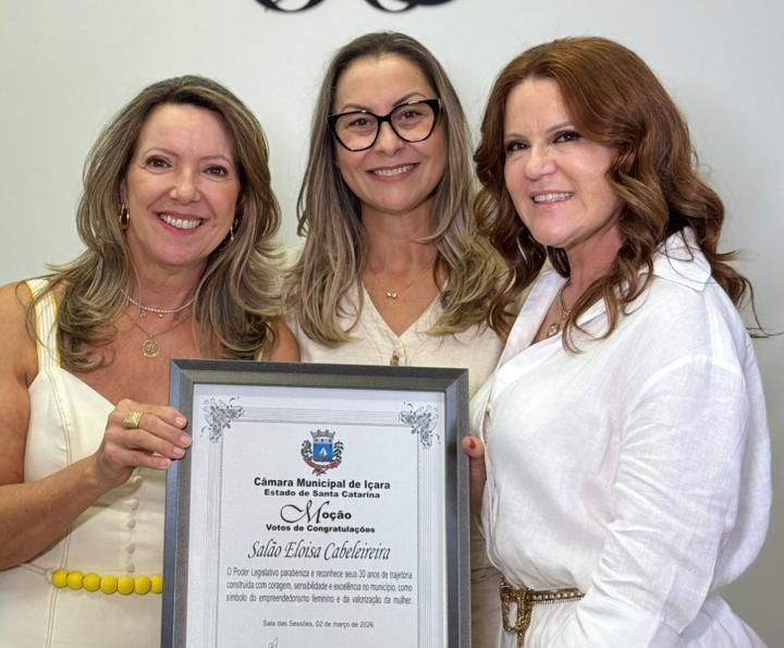 Sal&atilde;o Eloisa Cabeleireira recebeu mo&ccedil;&atilde;o pelos 30 anos de atividades