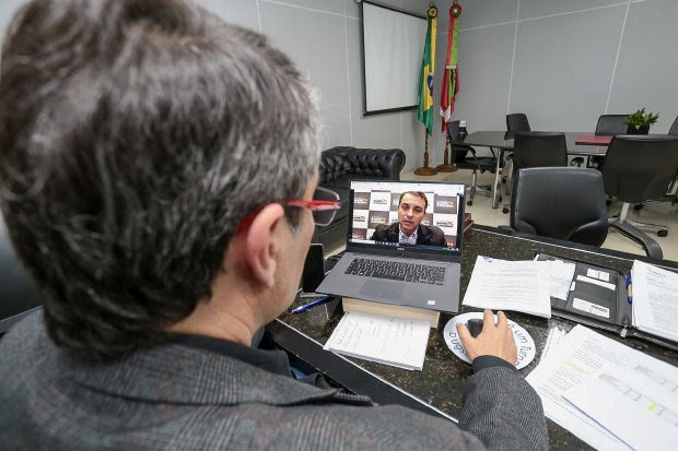 Governador Carlos Mois&eacute;s cumpre roteiro em Pedras Grandes e Tubar&atilde;o