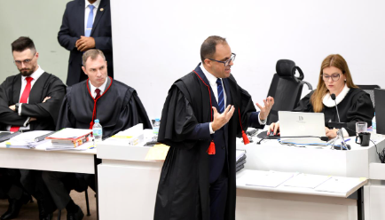 R&eacute;u que provocou massacre &agrave; crech &eacute; condenado a 220 anos em Blumenau (SC)