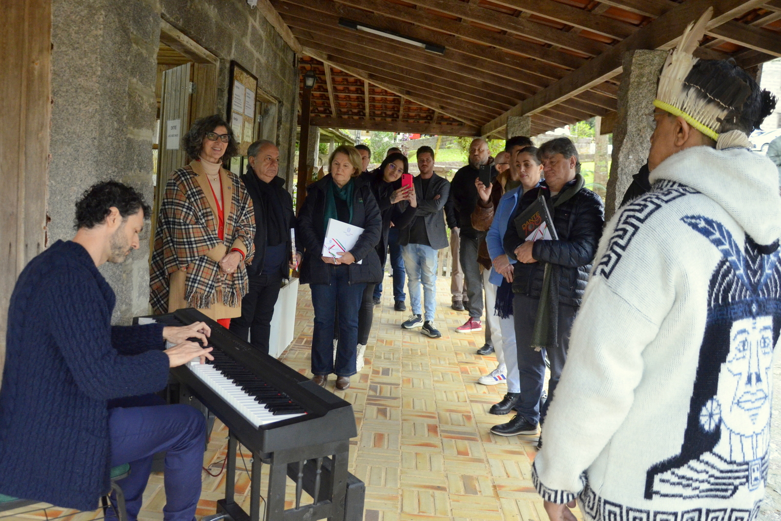 Consul da It&aacute;lia visita Museu ao Ar Livre em Orleans (SC) e conhece acervo hist&oacute;rico