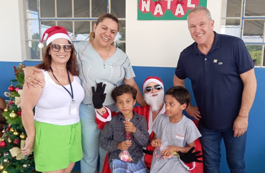 Centenas de pessoas participam de festa de Natal do CRAS Jaqueline
