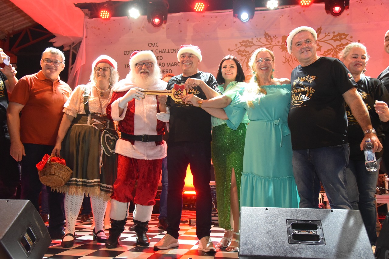 Milhares de pessoas prestigiam a segunda edi&ccedil;&atilde;o do Encantos de Natal