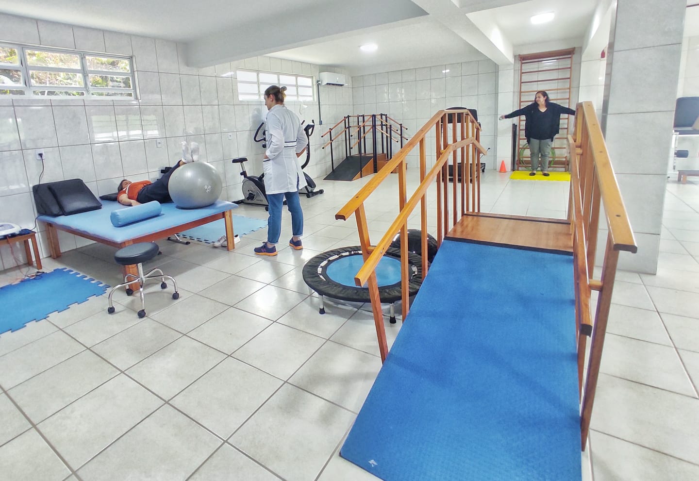 Governo de Nova Veneza (SC) inaugura Cl&iacute;nica de Fisioterapia 