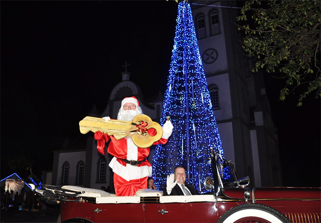 I&ccedil;ara se prepara para receber decora&ccedil;&otilde;es de Natal 