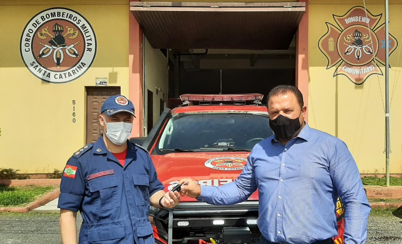 Corpo de Bombeiros Militar de I&ccedil;ara recebe ve&iacute;culo Auto Resgate (AR)