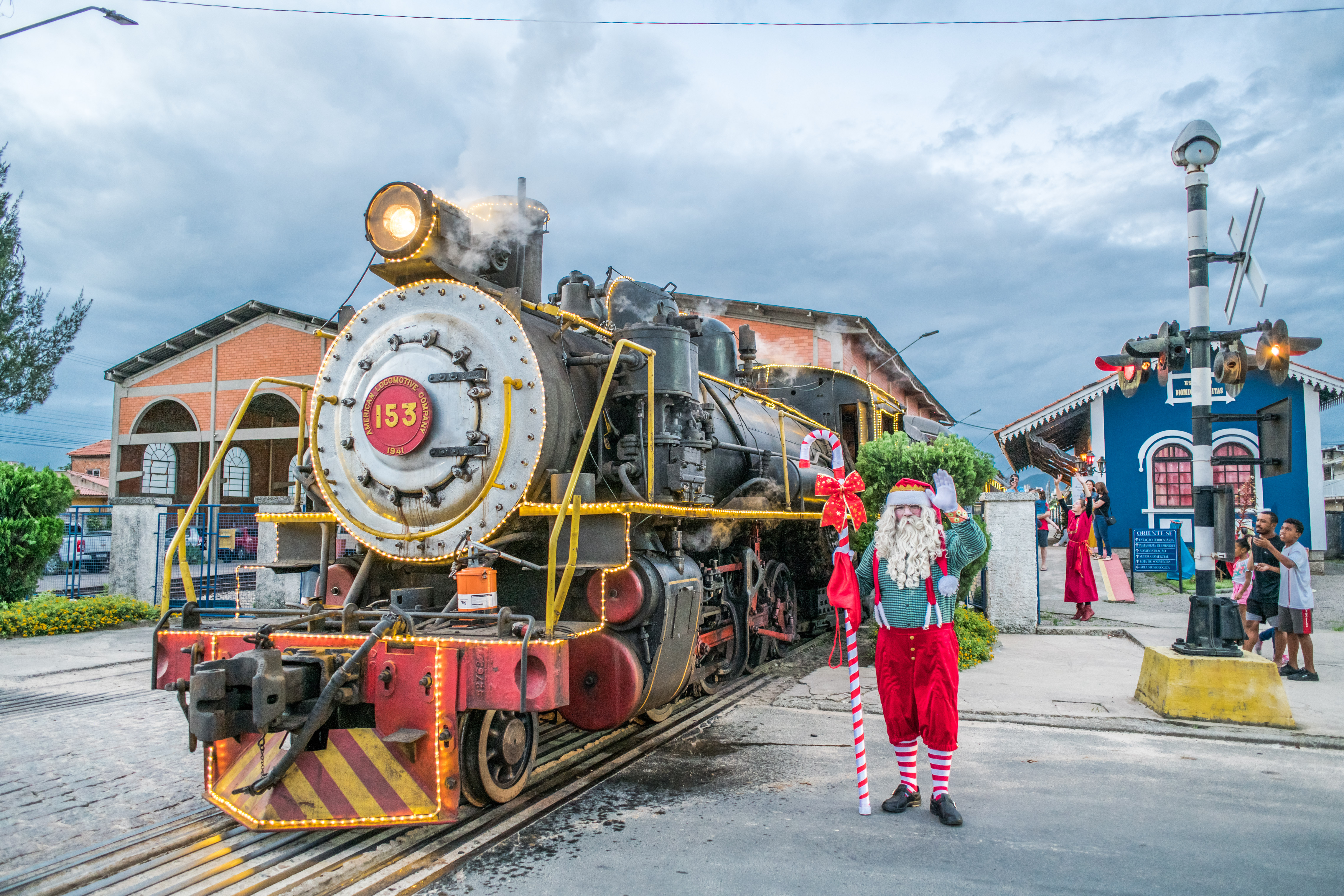 Chegada do Expresso de Natal promete emo&ccedil;&atilde;o e magia em Morro da Fuma&ccedil;a (SC)