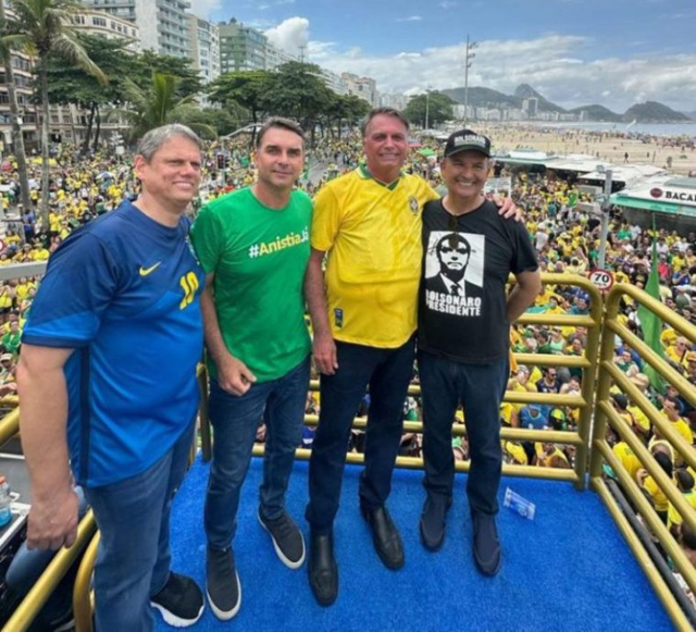 Ex-presidente Bolsonaro e governador Jorginho em 2026