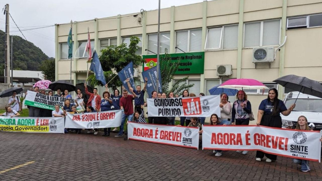Pelo Estado: greve da educa&ccedil;&atilde;o em Santa Catarina longe do fim