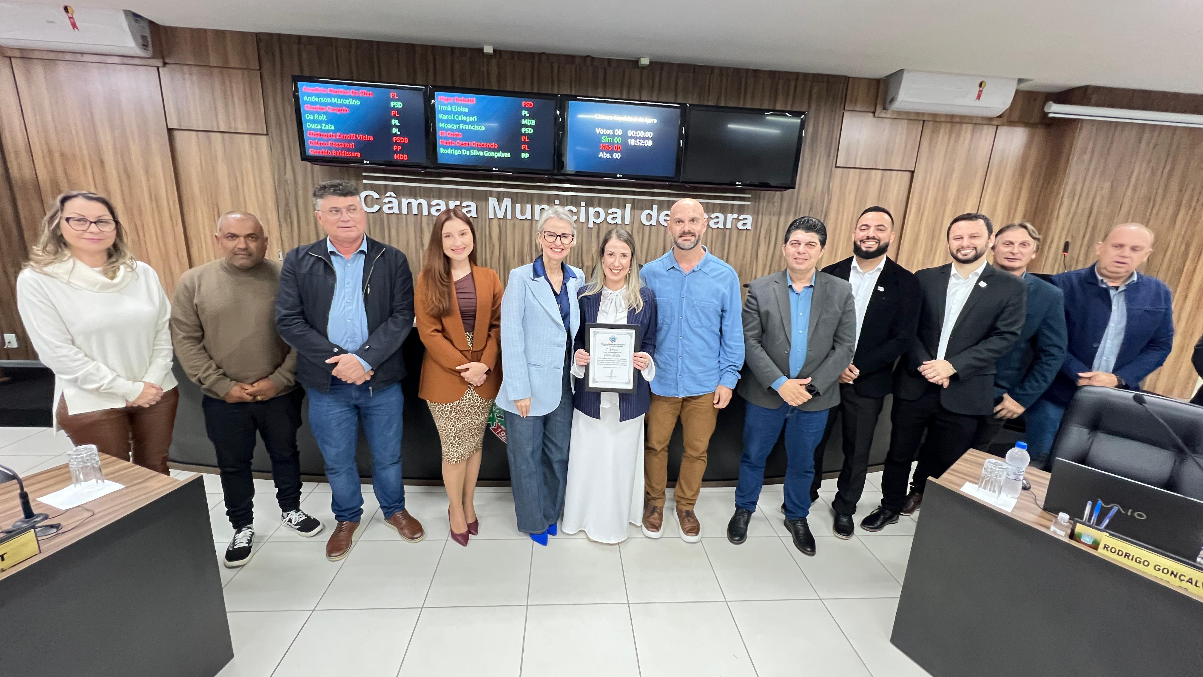 Pesquisadora da Unesc recebe mo&ccedil;&atilde;o do Poder Legislativo de I&ccedil;ara (SC)