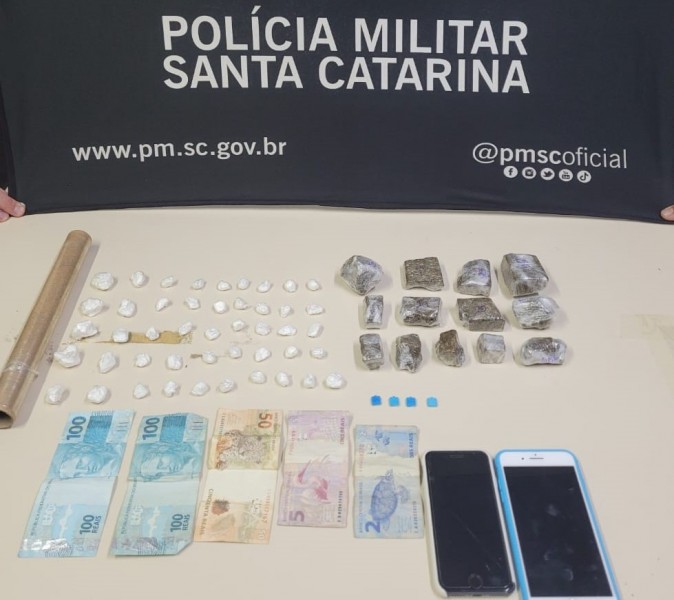 Suspeitos s&atilde;o presos por tr&aacute;fico ap&oacute;s idoso compra drogas em I&ccedil;ara (SC)